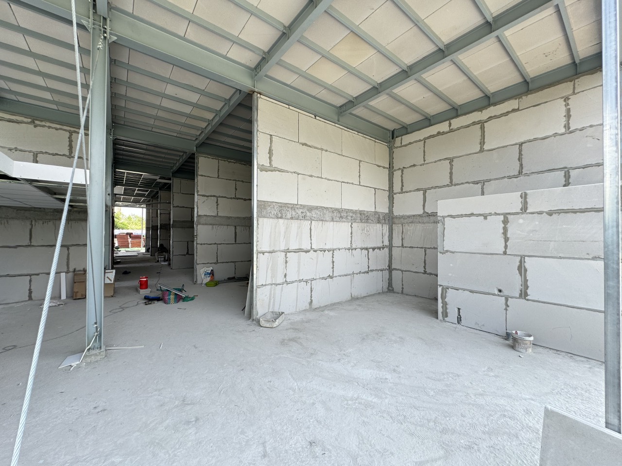 So sánh nhà xưởng panel EPS và nhà xưởng tiền chế truyền thống – Lựa chọn nào tối ưu?
